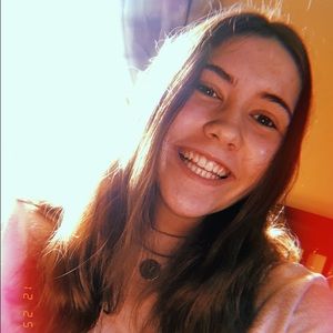 Meet your Posher, Meira